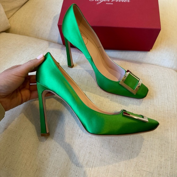 NEW Roger Vivier Pumps - Picture 2 of 9